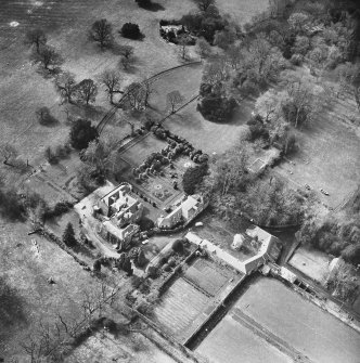 Megginch Castle.
General aerial view.