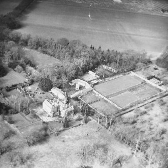 Megginch Castle.
General aerial view.