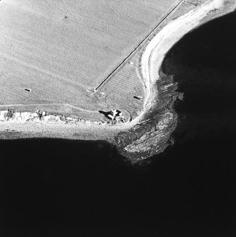 Oblique aerial view of Orkney, Shapinsay, Galtness coastal battery, taken from the NW.