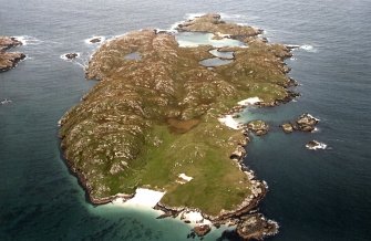 General oblique aerial view centred on Pabay Mor, taken from the SSE.