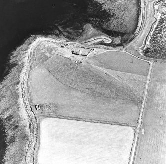 Oblique aerial view of Orkney, South Ronaldsay, Howe of Hoxa, broch and Little Howe of Hoxa settlement, taken from the W.