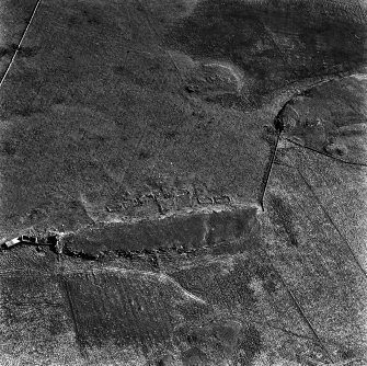 Sanday, Cnoc an Tionail, Greod and Creag Liath: aerial view of various sites.