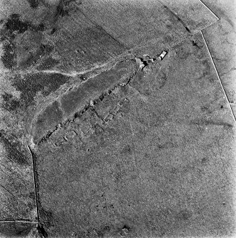 Sanday, Cnoc an Tionail, Greod and Creag Liath: aerial view of various sites.