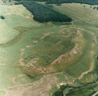 Oblique aerial view of Fendoch Roman Fort, oblique aerial view, taken from the S.