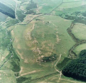 Oblique aerial viewof Fendoch Roman Fort, oblique aerial view, taken from the NE.