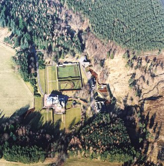 Oblique aerial view centred on the castle, taken from the SW.