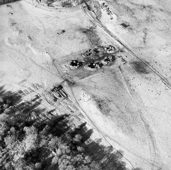 Oblique aerial view centred on the remains of the anti-aircraft battery, taken from the SSE.