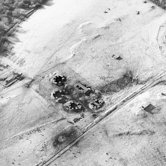 Oblique aerial view centred on the remains of the anti-aircraft battery, taken from the NE.