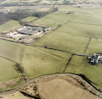 Aerial view of Balmuildy fort and the Antonine Wall (c.584 718), taken from the NW.