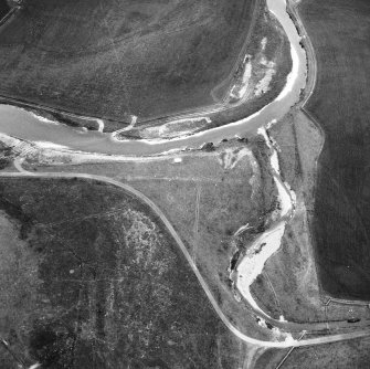 Aerial view, centred on NS 959 211