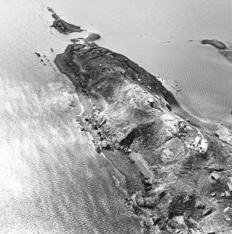 Oblique aerial view of Inchkeith Island centred on the defences, taken from the N.