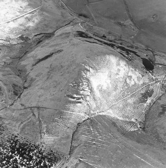 Oblique aerial view of Kelphope Burn centred on the fort and settlement, taken from the NE.