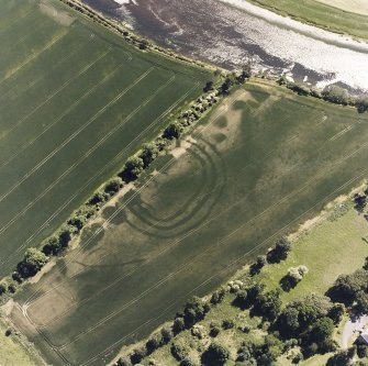 Springhill, oblique aerial view, taken from the N, centred on cropmarks including those of a fort.