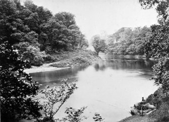Bothwell Castle.
Modern copy of historic photograph from the Annan Album of the Clyde below Bothwell Castle.