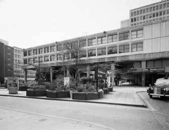 Glasgow, Argyle Street, Anderston Cross Shopping Centre
General view from East