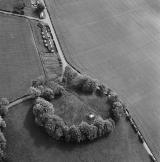 Oblique aerial view of Play Hill, Crichton, settlement.