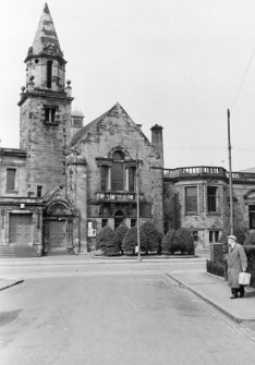 Glasgow, 84-86 Clarkston Road, Cooper Institute and Library.
General view from South-East.