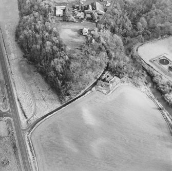 Inveravon shell midden (and Antonine Wall), oblique aerial view, taken from the W.