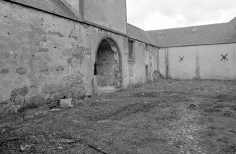 Old Home Farm, Fyvie
Frame 7 - Inner courtyard, west side (north end) from south
