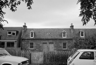 Hawthorn Cottage (L), 25 Ferry Road (R), Beauly, Inverness, Highland