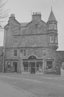 211 etc South Street Frontage of 3, 5, 7 City Rd, N E Fife, Fife