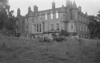 Exterior view of Invergowrie House.