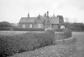 Halleaths : Lodge at Innerfield, Lochmaben Parish, A & E, D & Gull