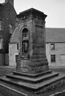 War Memorial The Cross, N E Fife, Fife