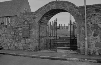 St Adrians Churchyard  arched entrance gate, S E C, N E Fife, Fife
