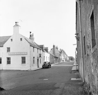 General view of Railway Inn, 96 North Castle Street, Banff.