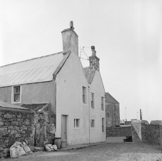 General view of rear of Railway Inn, 96 North Castle Street, Banff.