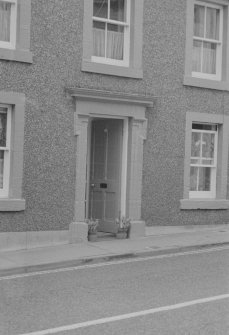43 High Street - doorpiece, N. E. Fife, Fife