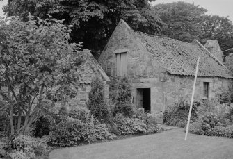 The Old Manse offices & gig house at rear from SE, N E Fife, Fife