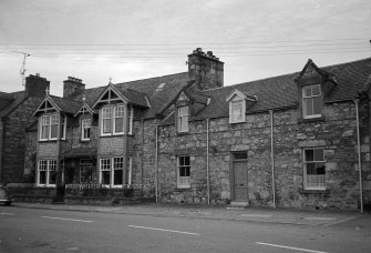 Mosney (right) 15 & Davaar (left) 17 Church Street, Dufftown Burgh