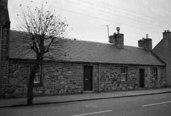 16 (left) & 18 (right) Church Street, Dufftown Burgh