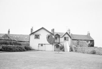 West (centre) and Castle Cottages, Portencross, West Kilbride Parish, Cunninghame