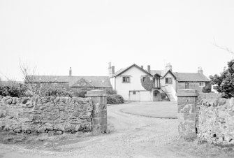 West (centre) and Castle Cottages, (and gatepiers), Portencross, West Kilbride Parish, Cunninghame