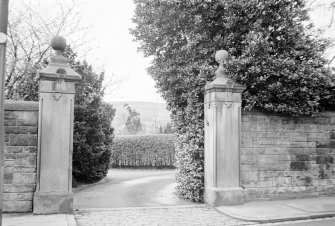 St Oswald's 1(AB), Oswald Road (gatepiers), Edinburgh