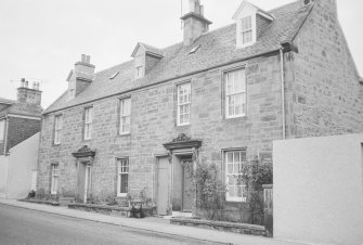 25 (left) & 29 South Guildry Street, Elgin Burgh