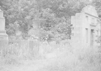 Site of Medieval Church : Coltness Mausoleum, Cambusnethan Parish