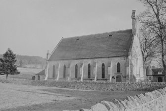 Kincardine O'Neil Parish Church, in Village, Kincardine O'Neil parish