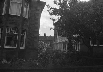 9-13 (R) Mirrlees Drive, Strathclyde