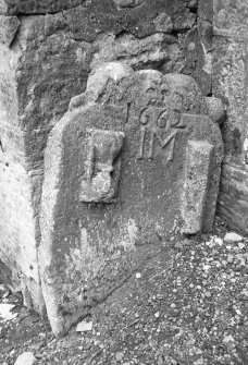 Kinross, Bruce Mortuary Chapel, East Burial Ground.
Detail of headstone.