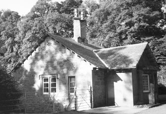 Ayton House South-West Lodge
General view.