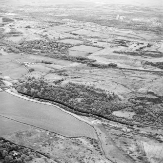Oblique aerial view centred on the Antonine Wall at Croy Hill, with the Forth and Clyde Canal nearby, taken from the NW
