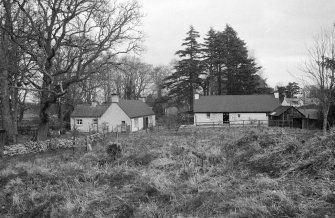 Lavender Cottage (R) The Neuk (L), Cawdor Village, Highlands