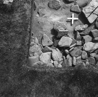 Area 1: Cairn 2 - Cairn 17 and central fill of stone.