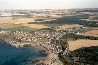 Oblique aerial view of Cullen, Moray, looking SE.