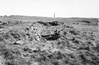 Excavation photograph : view of a building.