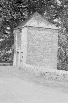 Milnhead House : dovecot, Kirkmahoe Parish